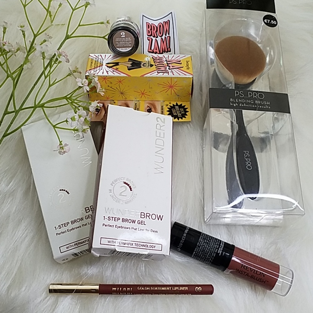 Makeup bundle